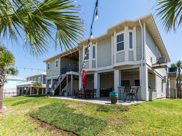Luxurious 5-Bedroom Coastal Retreat on Navarre